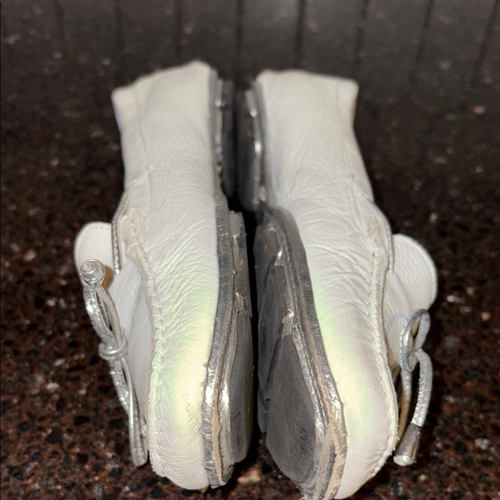 Ron White women’s driving Loafers, white with silver bow made in Italy size 5.5 - Picture 6 of 9